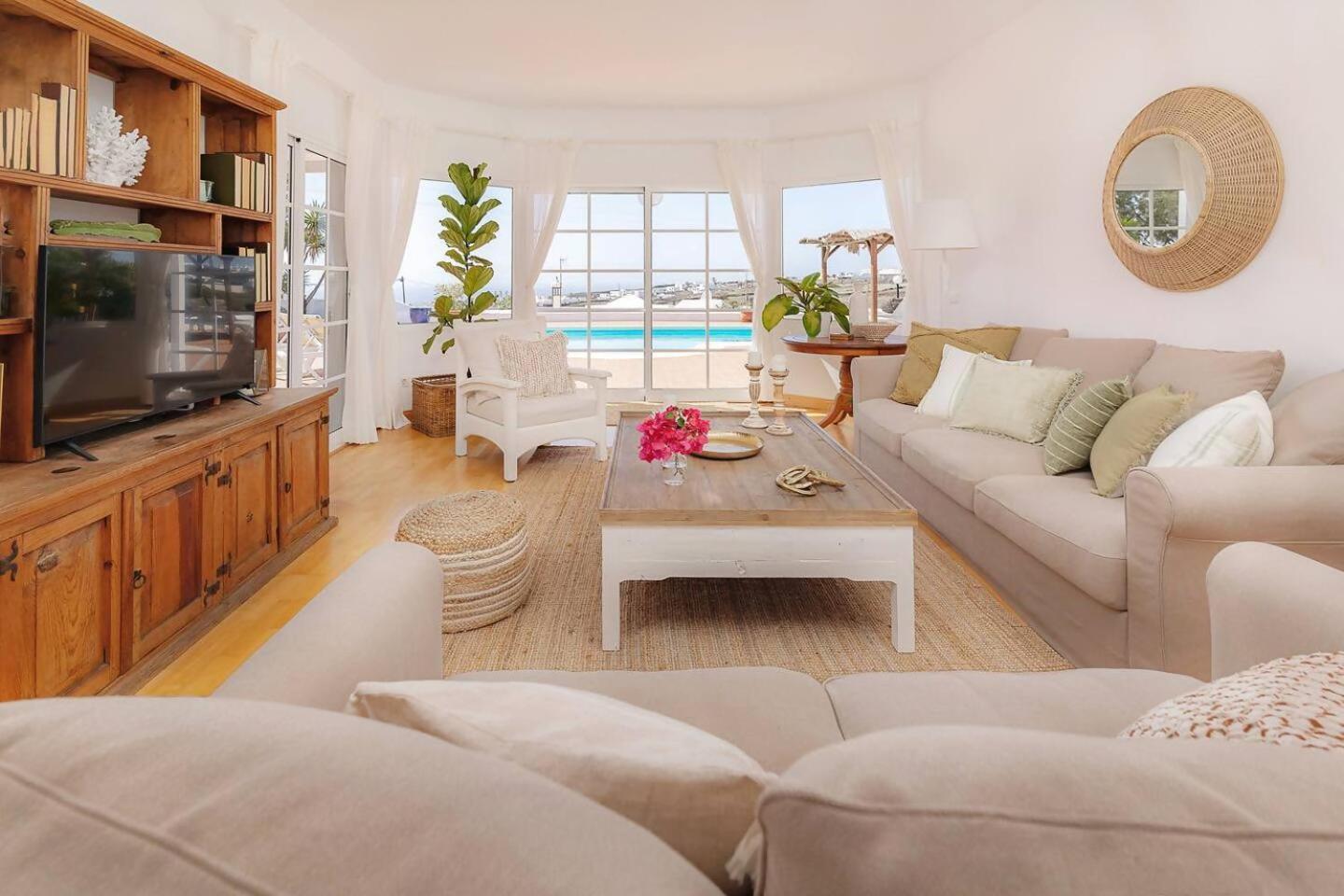 Amazing 3 Bedroom Ocean View With Pool Тіас Екстер'єр фото